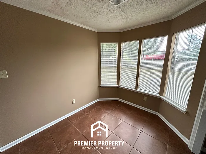 4173 Oak Wind Dr — Photo 5
