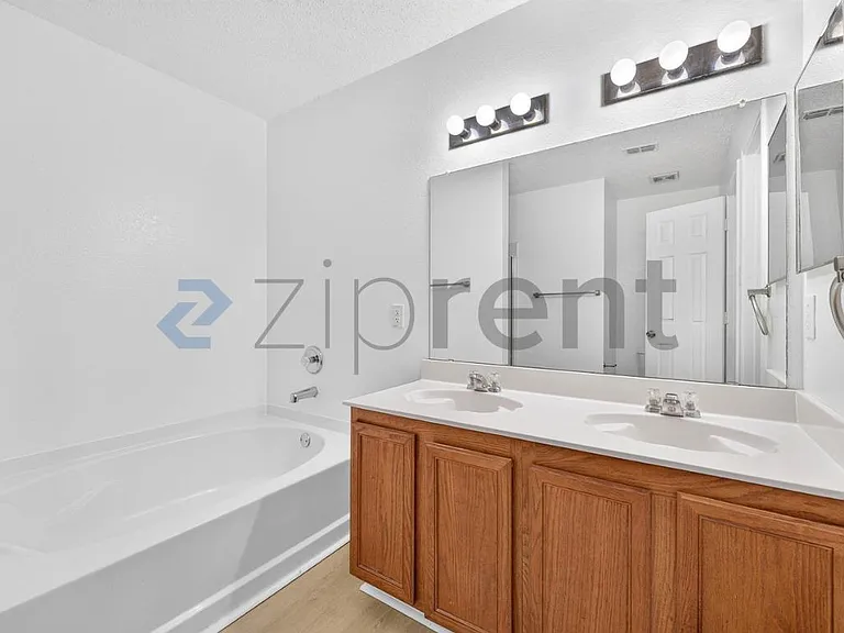1320 Junction Run — Photo 21