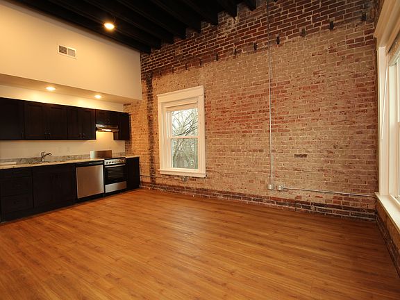 4th image of 2201 Lexington Ave #B