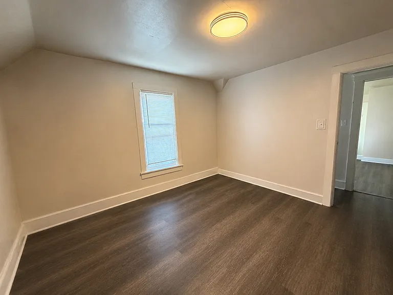 1112 Wisconsin Ave — Photo 5