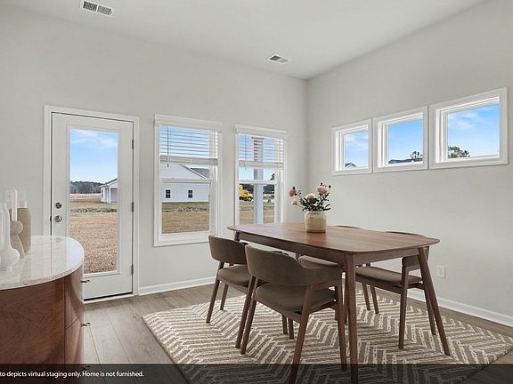 4th image of 201 Mayflower Dr NW