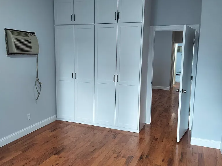 352 New York Ave #1/1L — Photo 3