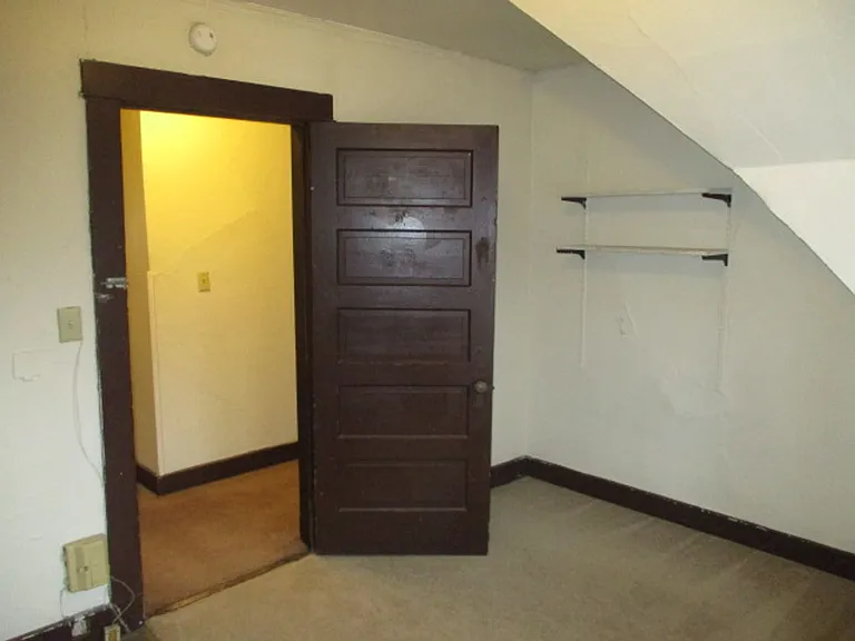137-139 W Gilman St — Photo 10