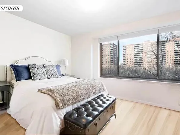 372 Central Park West image 3 of 9