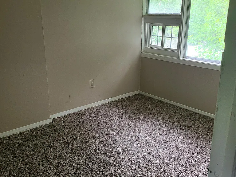 8083 Manor St — Photo 5