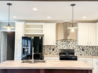 170 Blue Ridge Dr, Runaway Bay, TX 76426