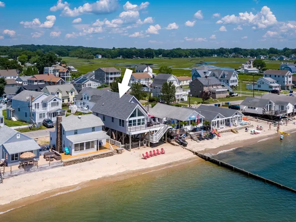 7 Beach Road West, Old Saybrook, CT 06475