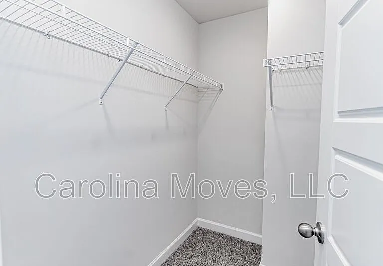 225 Telford Dr — Photo 9