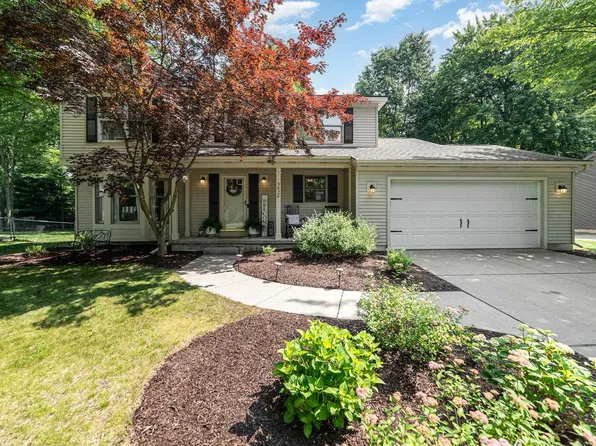 5628 Bloomfield Dr, Midland, MI 48642