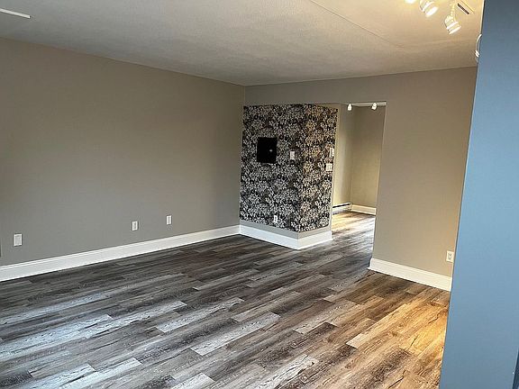 Spacious living room