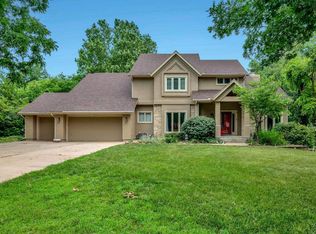 3723 SW Herefordshire Rd, Topeka, KS 66610