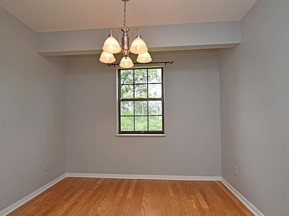3rd image of 4330 Villa Dr