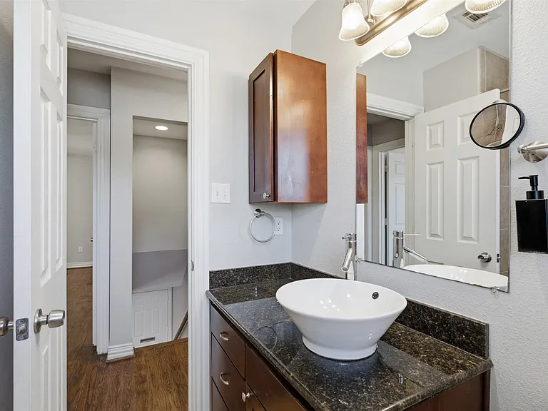 4734A Bradford Dr — Photo 17