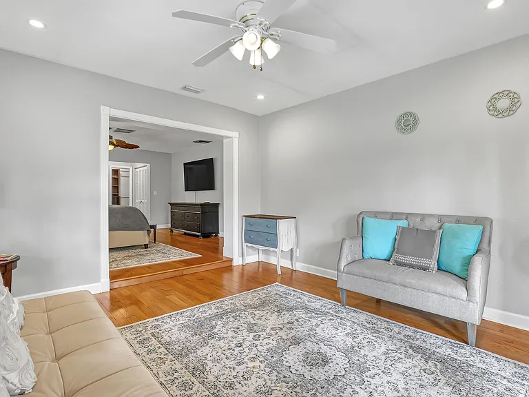 10780 Anderson Ln — Photo 29