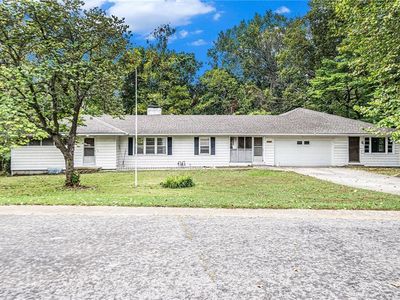 4914 N Central St, Kansas City, MO, 64118