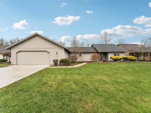 32693 Bridgestone Dr, North Ridgeville, OH 44039