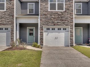 347 S Stingray Ln, Sneads Ferry, NC 28460