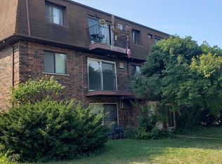 1228 Whispering Hills Ct APT 2B, Naperville, IL 60540