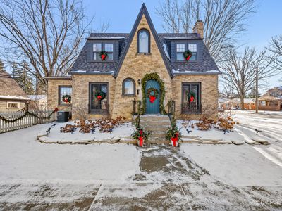 891 W Chicago St, Elgin, IL, 60123