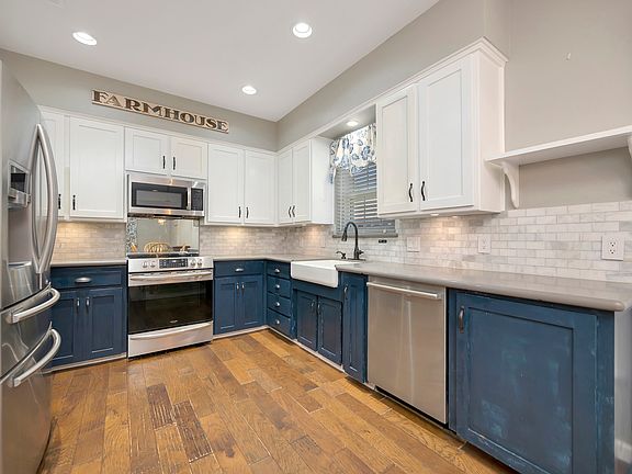 4th image of 3628 Rolling Meadows Dr