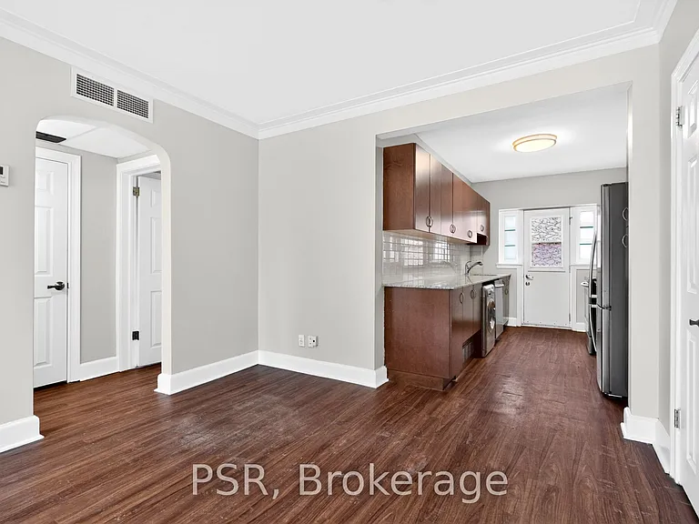 1347 Bayview Ave #L06 — Photo 8