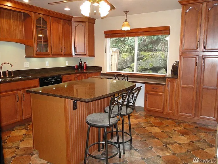 1301 NW Slate Ln #103 — Photo 3