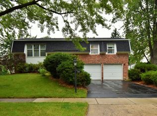 960 Colony Ln, Hoffman Estates, IL 60192