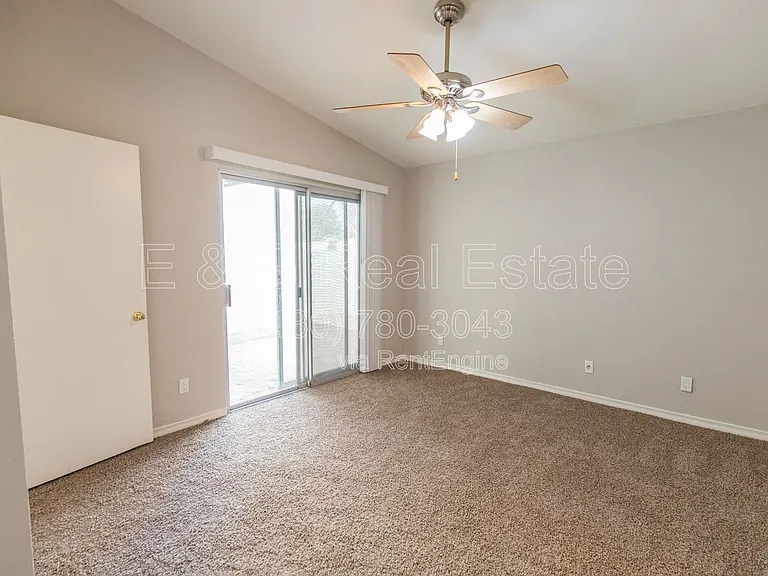 2908 E Avenida Olivos — Photo 12