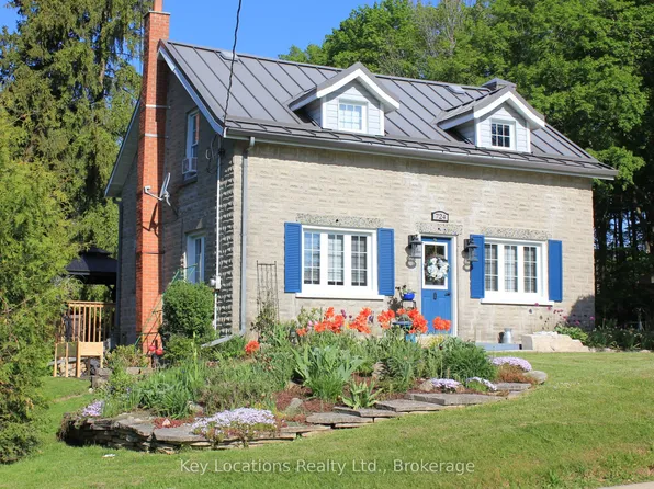 724 N Gould St, South Bruce Peninsula, ON N0H 2T0