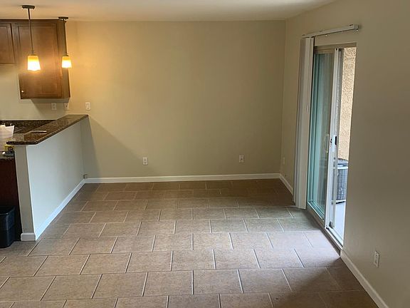 3rd image of 201 Westlake Dr Unit 7
