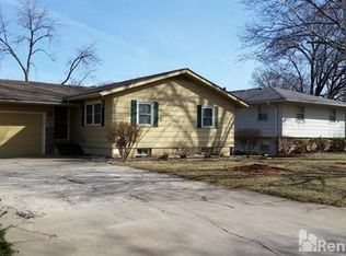1940 SW 36th St, Topeka, KS 66611