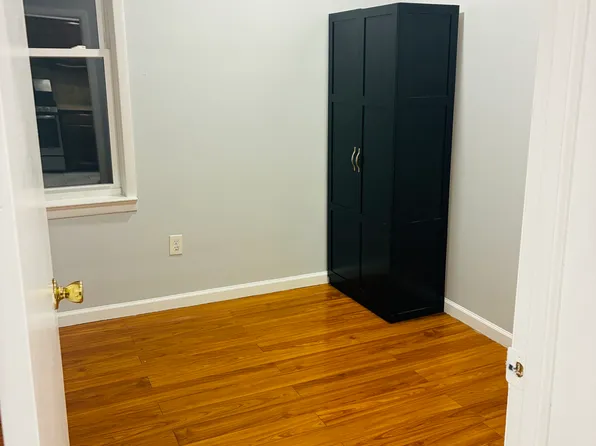 81 West 16th Street image 12 of 12