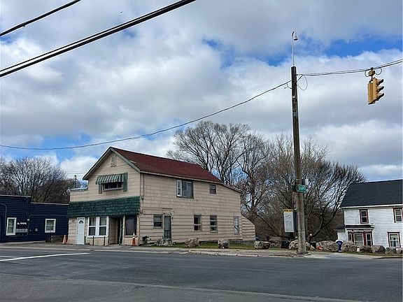 3rd image of 598 Ridge Rd APT 2