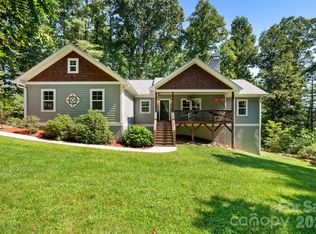 72 Summer Shade Ct, Hendersonville, NC 28792