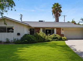 1307 E Loftus Ln, Fresno, CA 93710