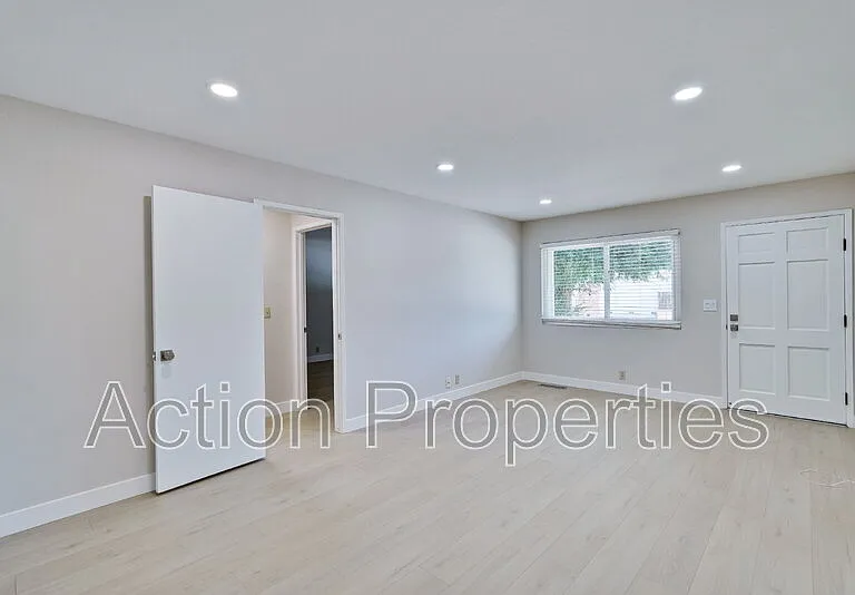 457 Carneros Ave #1 — Photo 2