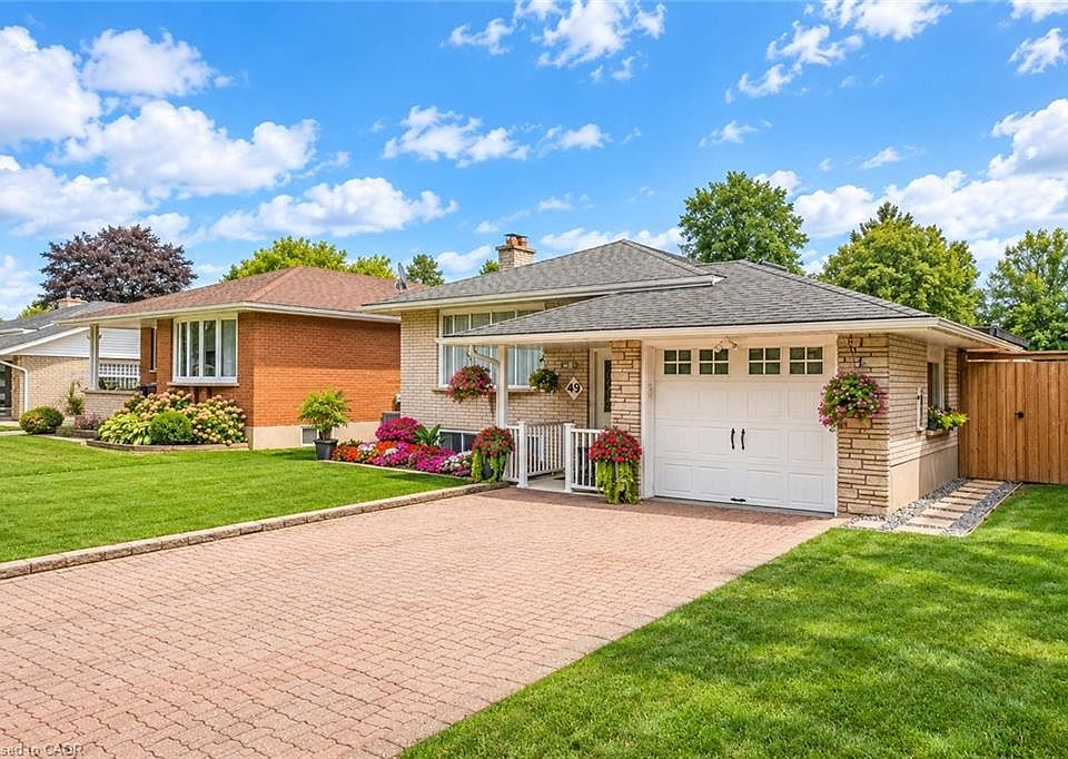 1st image of 49 Carnaby Cres