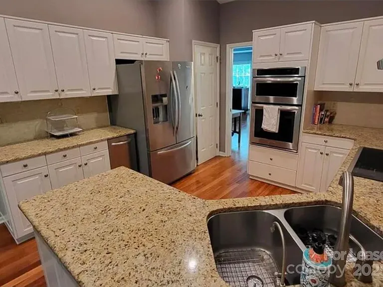 8711 Piccone Brook Ln — Photo 3