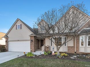 2574 Kerria Dr, Howell, MI