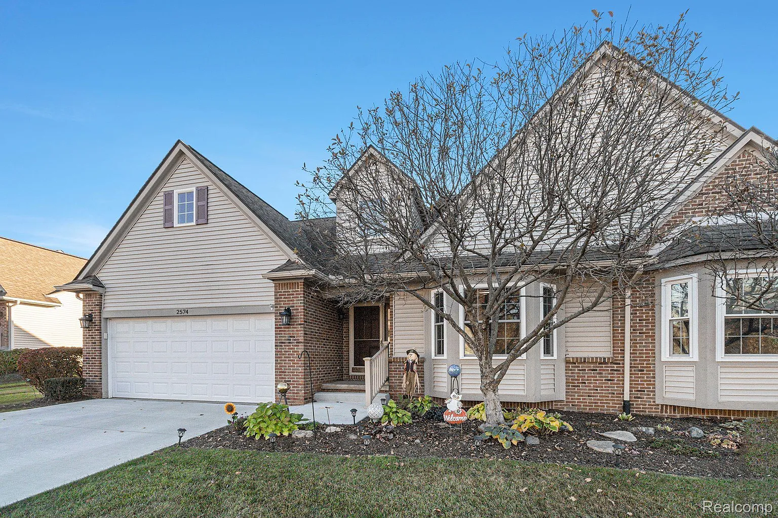2574 Kerria Dr photo 1