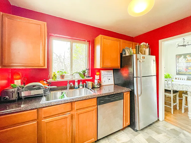 730 Poplar St — Photo 10