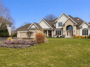 5 Blue Pine Cir, Penfield, NY 14526