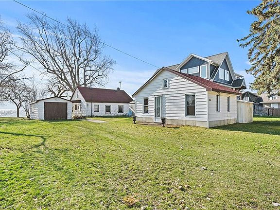 3rd image of 11273 Harbourview Rd