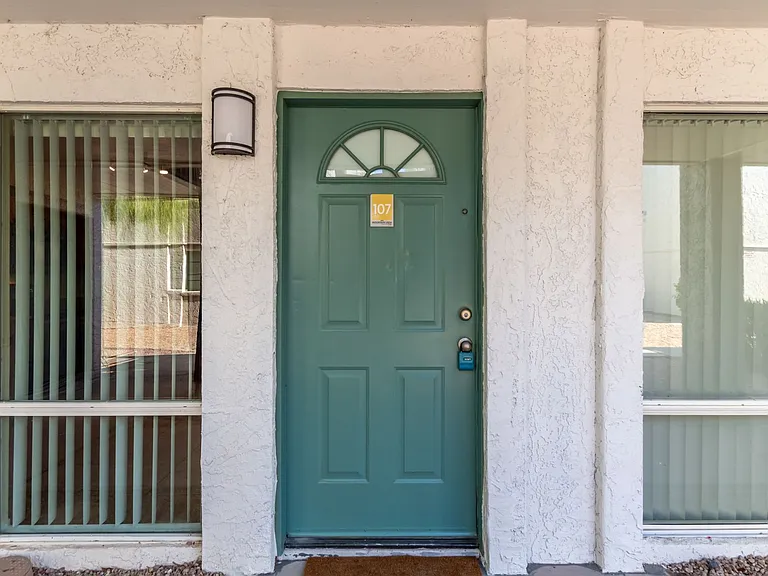 Mountain View Condos — Photo 40