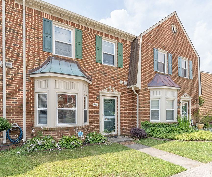 1st image of 733 Creekside Cres