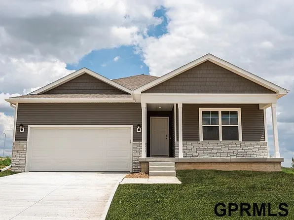 7107 205th St, Gretna, NE 68028