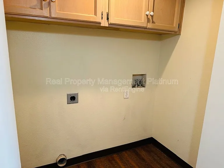 8153 N Cedar Ave #212 — Photo 23