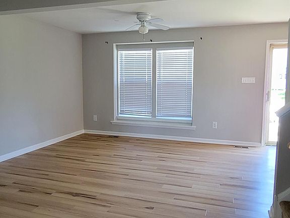 3rd image of 4426 Glenwood Dr