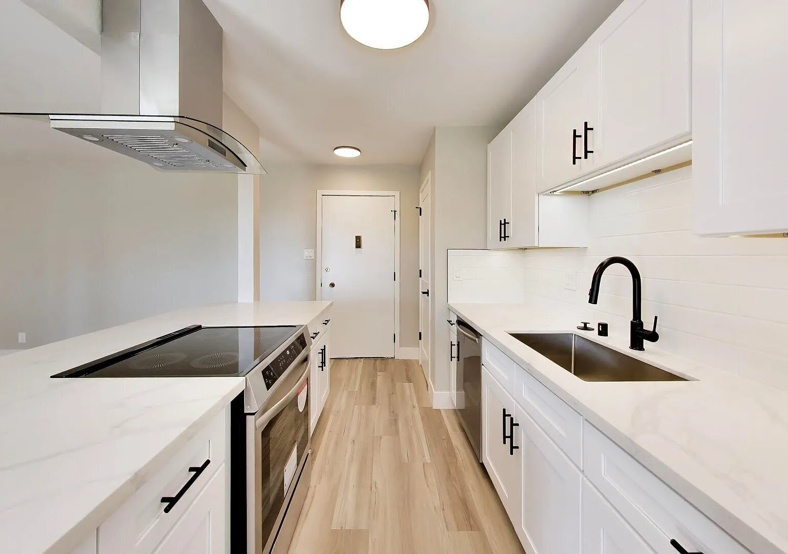 1015 Continentals Way — Photo 4