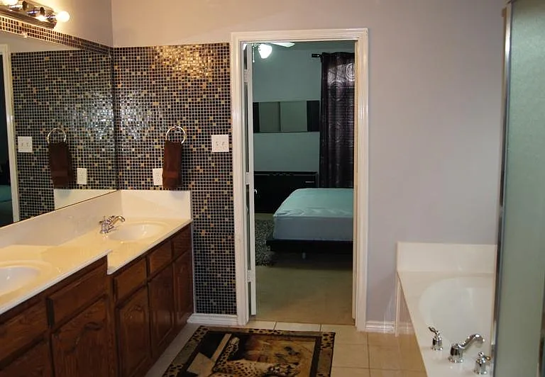 332 Kansas Trl — Photo 9